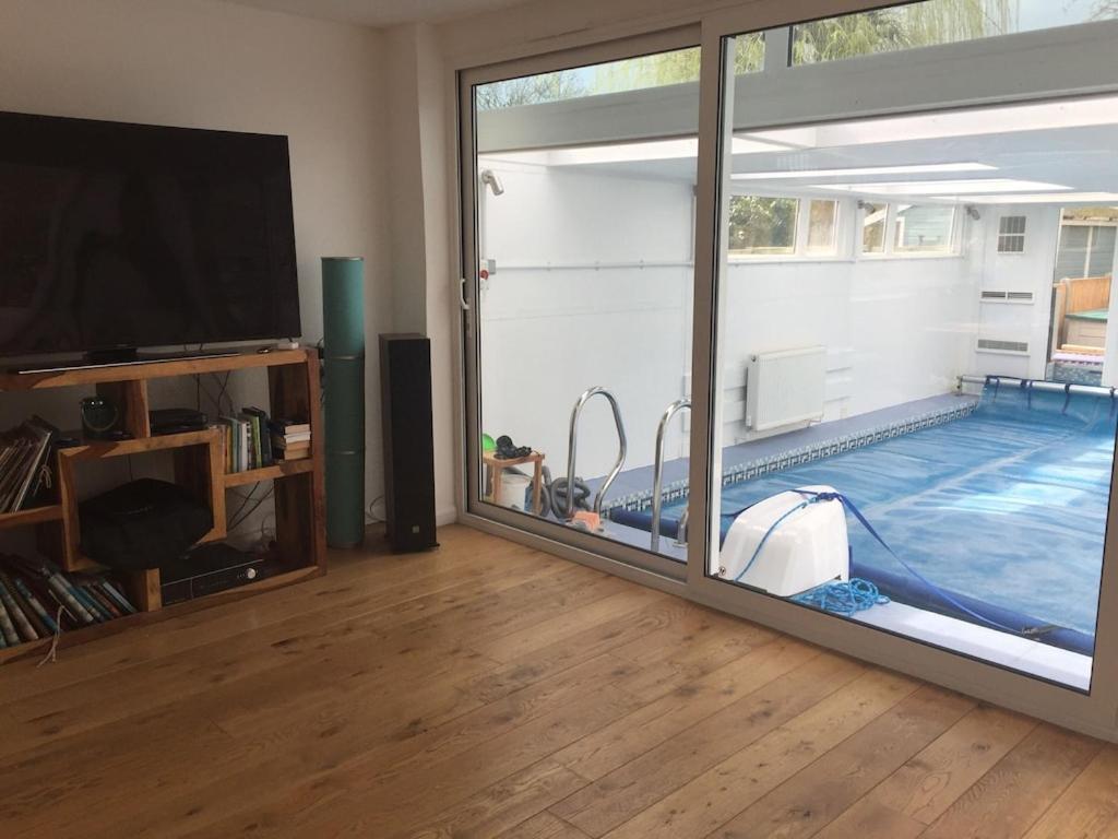 טוויקנהאם River House With Heated Pool June To Sep & Garden מראה חיצוני תמונה