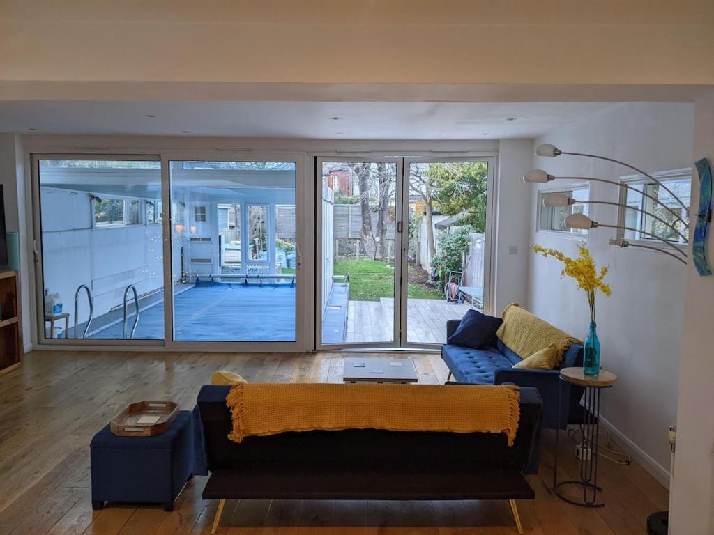 טוויקנהאם River House With Heated Pool June To Sep & Garden מראה חיצוני תמונה